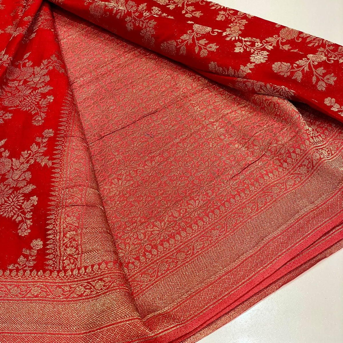 Banarasi Wrinkle Chiffon Saree