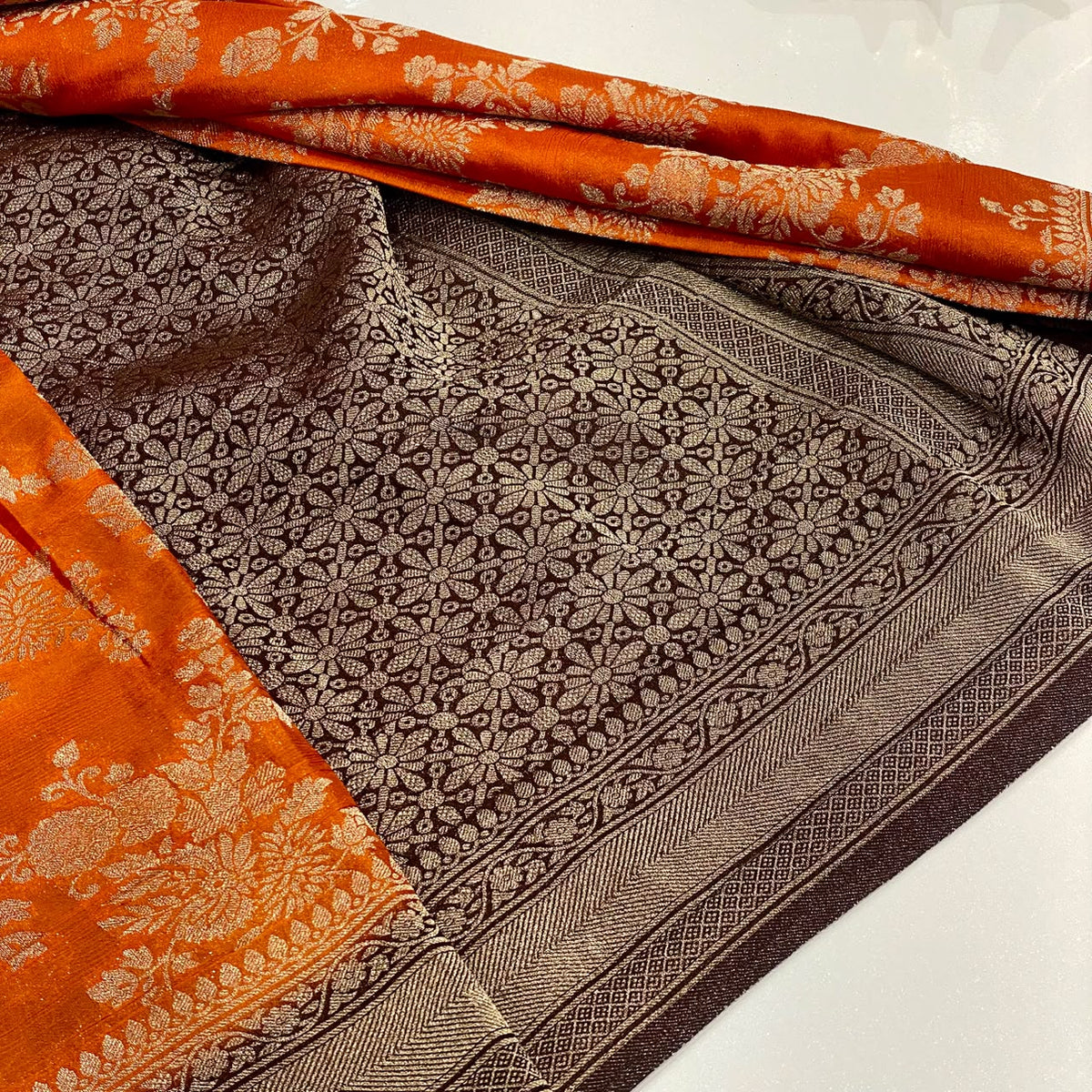 Banarasi Wrinkle Chiffon Saree