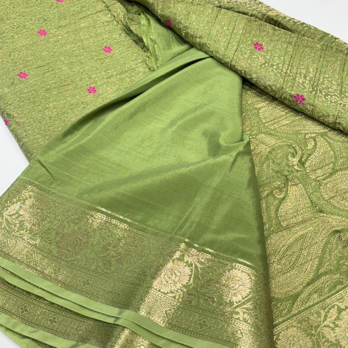 Brocade Wrinkle Chiffon Saree